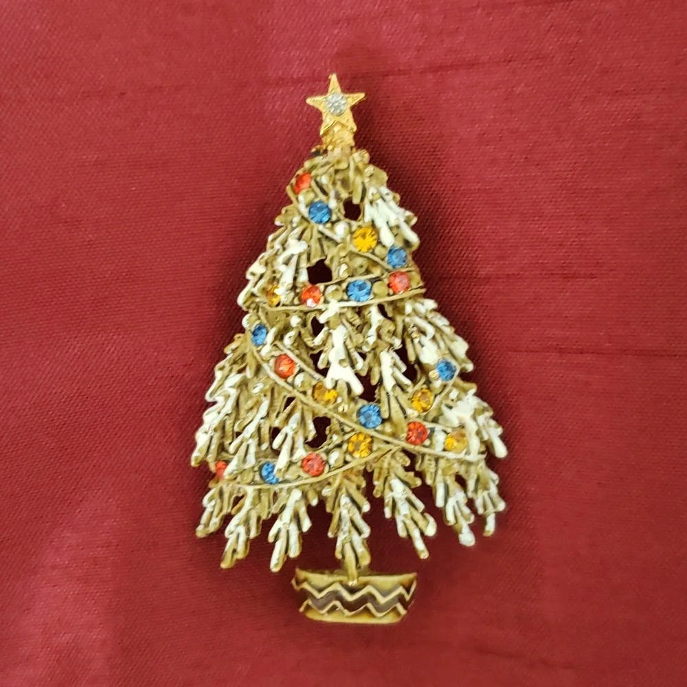 Vintage Arthur Pepper (ART) Christmas Tree Pin